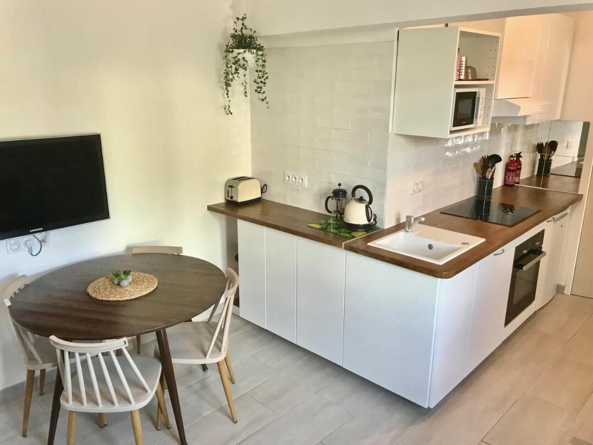 Blue Summer Vibes Appartment For 4P, Ac, Parking, Beachfront, Spa Access -5 Ла-Сьота Экстерьер фото